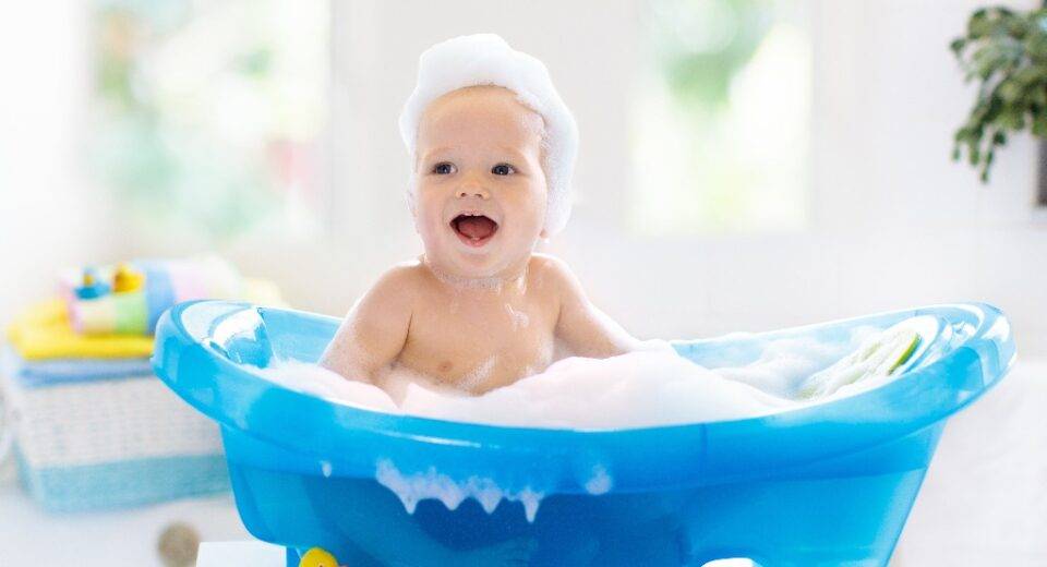 Ile powinna trwać kąpiel noworodka?